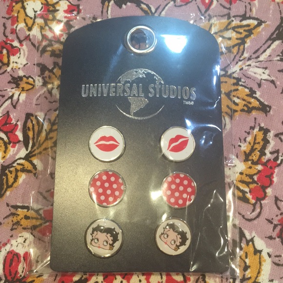 Betty Boop Earring Set 💋 - Picture 4 of 4
